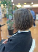 ・白髪ぼかしハイライトのボブスタイル(白髪率60%以上推奨)・