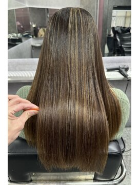 スライバイリアオオサカ(Sly By Ria OSAKA) 髪質改善/縮毛矯正/酸性ストレート【梅田】【大阪】