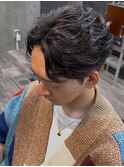 フェザーパーマフェードショートツーブロック刈り上げ