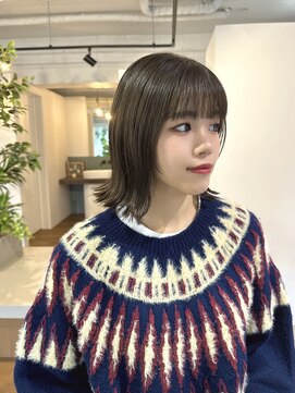 オリーブカラー×顎下2.5センチボブ