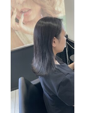 ヘアーデザイン ジェルム(Hair Design germe) ダークグレーのミディアムヘア #しのだスペシャル