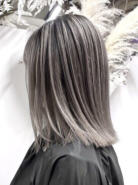 エスアイ(S.i) シルキーベージュ［五条駅/京都駅/七条駅/四条駅/烏丸駅］