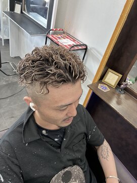 ラッツ(RATS) 【Carpe Diem】ホワイトメッシュ×オールバック極道パーマ