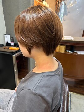 クレメント サロン ブル(Clement Salon Bull) 【松戸BULL】艶髪ショートボブ×ミルキーベージュ