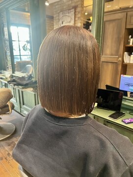 モナン(monan) 切りっぱなしハイトーンボブダークアッシュミルクティーブラウン