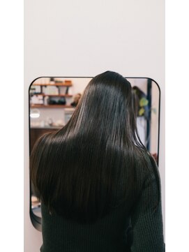 エヴリィ(every) 透明感暗髪【大阪/梅田/中津】