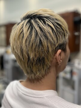 フランクス バーバー ウエストトウキョウ 吉祥寺店(FRANK’S BARBER WEST TOKYO) リバースセンターパートニュアンスパーマニュアンスウルフダウン