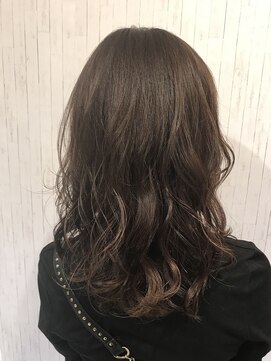 カペリベラ CapelliBella 香里園店 グレージュ