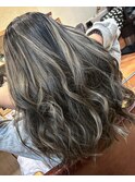 ロンググレージュハイライト