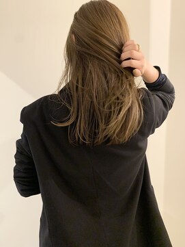 ユニコ(unico) オリーブベージュ/レイヤーカット