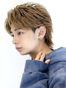 アーリー(Ali'i) 韓国マッシュウルフセンターパートフェザーパーマアップバング