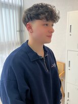 メンズサロン トレヘアー 京都烏丸店(tRe hair)&nbsp;スペインカール　ブルーカラー　刈り上げショート