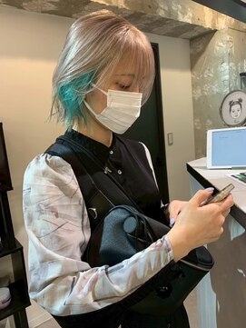 ペレ 原宿(PELE) ダブルカラー/ケアブリーチ/羽エクステ/原宿