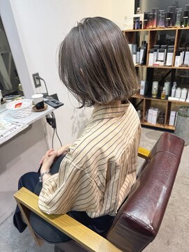 ナット(Nat) 《静岡駅/七間町》khaki greige