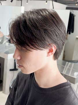 ドーバー 中野(Dover) カットで毛流れを作る社会人&学生オススメフェザーショート
