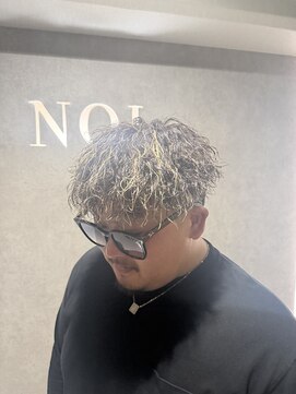 ノイ(NOI) MEN’S HAIR/波巻きツイストスパイラル/リバースセンターパート