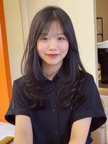 クシェル(kuschel)&nbsp;シースルーバング前髪xミディアムレイヤーカットxハッシュカット