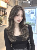 フォート(FORT)&nbsp;重軽バタフライカット×ハイライト/秋冬スタイル/伸ばしかけ◎