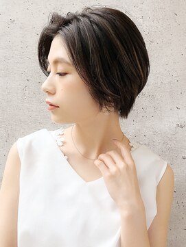 アグノス 青山(Agnos) イメチェンマロンベージュ前髪小顔カット耳かけ丸みショート