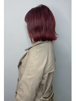 モルニ(MORNI)&nbsp;チェリーレッド_マロンベージュ Aラインボブ かきあげ