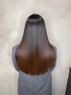 エヴリンアンドペイジ(Evelyn&paige) 誰もが振り返る艶髪柔らかくモチっサラッ髪質改善