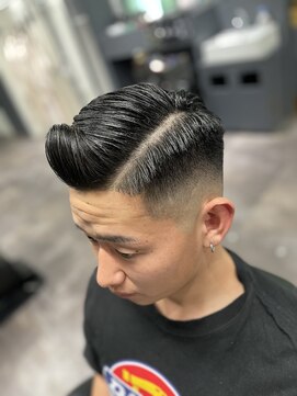 フランクスバーバーリベラルド 横浜(FRANK'S BARBER LIBERALD) ミドルスキンサイドパート