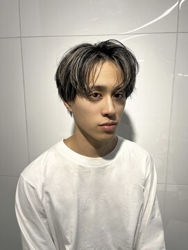 オーシャントーキョー(OCEAN TOKYO) 韓国ヘアカルマパーマカルマバングセンターパート黒髪ウルフ