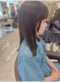 顔まわりの姫カットがかわいい外はねミディアム