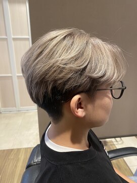 ルシードスタイルレシス(LUCIDO STYLE Les CYS) センターパート ハイトーンカラー