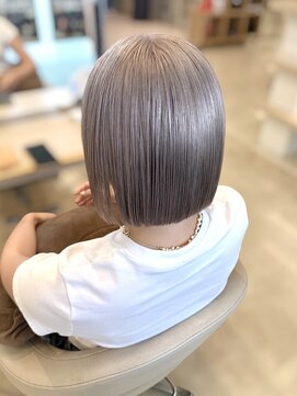 ケンジ 平塚ラスカ店(KENJE) ホワイトカラー