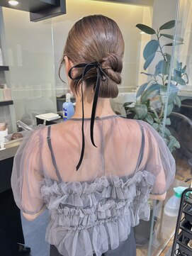 ケンジ 横浜(KENJE) シニヨン/タイトヘア/ベロアリボン/お呼ばれヘア/結婚式