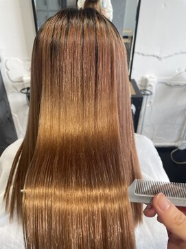 アルコイリスバイドールヘアー(ARCOIRIS by Dollhair) ブリーチ/酸性ストレート/都島/ヨシンモリ/サラ艶/うる艶