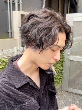 フィフス 原宿(fifth) センターパートツイストスパイラルパーマ刈り上げ波巻きパーマ