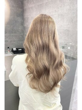 リア 大阪梅田(Ria) ～ミルクティーべージュ～【Ria 大阪 梅田】