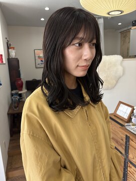 ムク(Muku) 暗めダークブラウン × ゆる巻ミディアム(担当AIRI)