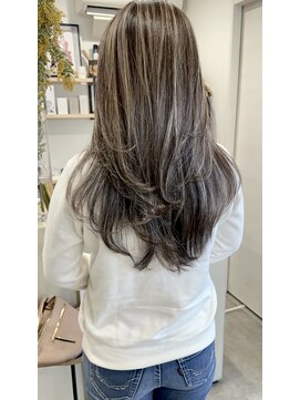 ハイク(HYKE) 透け感アッシュベージュのくびれレイヤー