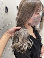 ケンジ 平塚 アネッタ(KENJE annetta)&nbsp;【インナーカラー特集】シルバー×グレージュ