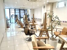 リーナ ビューティガーデン(LiNA BeautyGarden)の雰囲気（植物と白を基調とした内観で落ち着きます髪質改善/カラー）