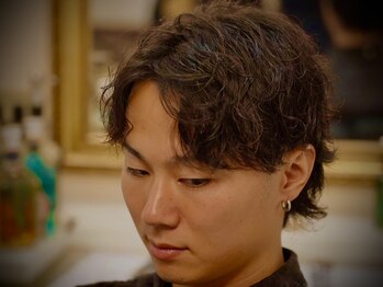 フリークスマン(FREAKS MAN)の写真/【朝のセットが楽になる】清潔感と色気を兼ね備えたパーマデザインを提案
