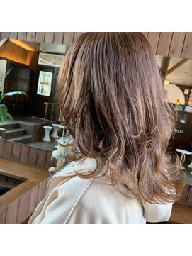 ピースリーヘア バイ カーサ(peathree.hair by CASA) レイヤー×シルバーグレー