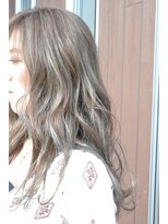 ル ジャルダン ヘアー プロデュース(Le.jardin hair produce) ハイライトグレージュカラー