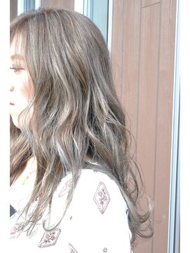 ル ジャルダン ヘアー プロデュース(Le.jardin hair produce) ハイライトグレージュカラー