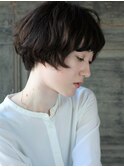 暗髪レトロボブ