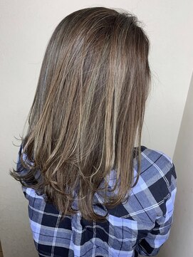 モルニ(MORNI) シルキーべージュ_マロンベージュ Aラインボブ かきあげ