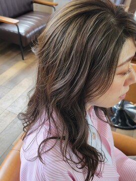 オーブ(aube) 春のカーキグレージュ