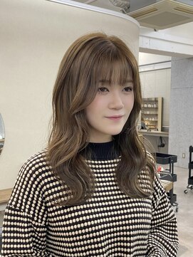ローレン(Lolen.) シアーブラウン/小顔に見せるヘア sayuri