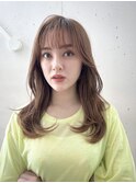 ミディアムレイヤーくびれヘア透け感ブラウンベージュ