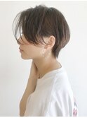 似合って可愛いハンサムショート グレージュカラー
