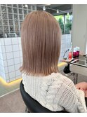 ボブレイヤーヘーゼルベージュブリーチダブルカラー顔まわり