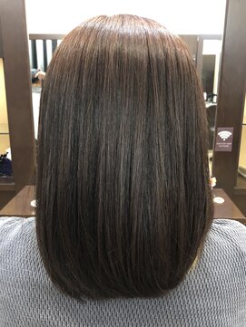 ミリュウ(Milieu) やわらか縮毛矯正で髪に艶のある輝きを